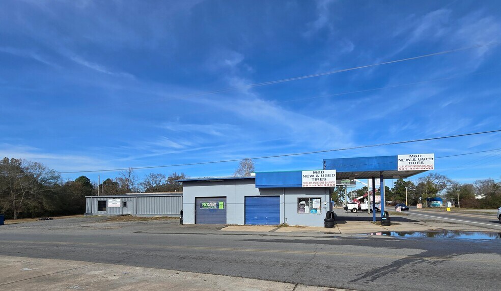 More Photos Of 21125 Arch Street Pike, Hensley Office For Sale