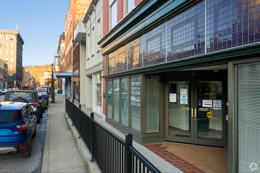 More Photos Of 209 Saint Clair St, Frankfort Office For Lease