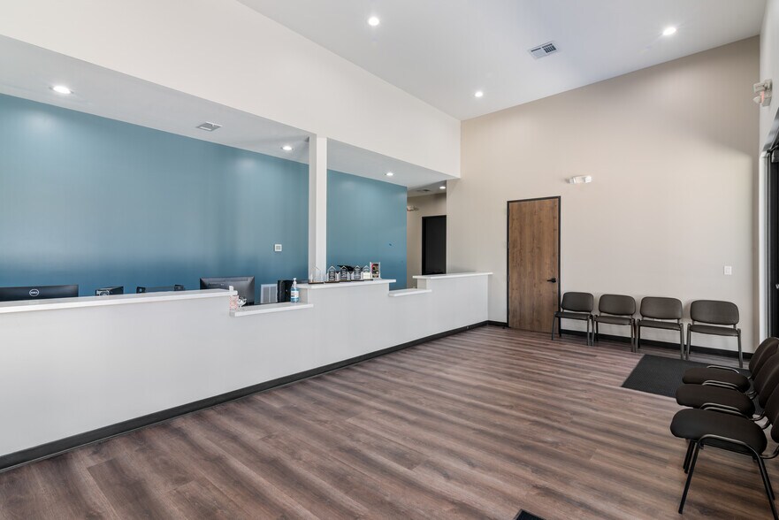 More Photos Of 7102 Tarrington Ave, Sugar Land Medical For Sale