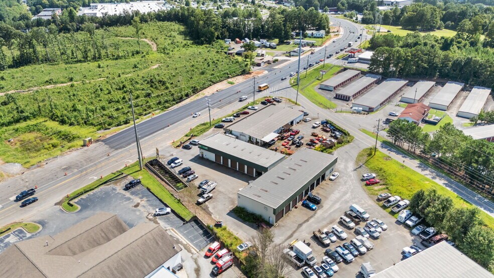 More Photos Of 5280 Atlanta Hwy, Alpharetta Auto Repair For Lease