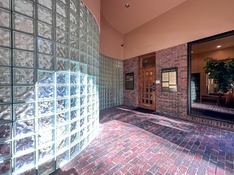 More Photos Of 1102 S Florida Ave, Lakeland Office For Lease