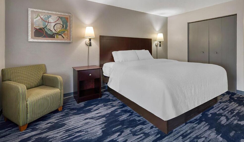 More Photos Of 1030 State Road 229, Batesville Hotel For Sale