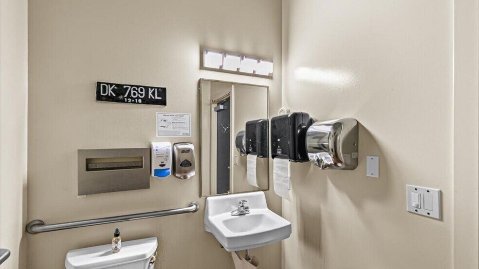 More Photos Of 145 E Main St, Ashland Restaurant For Sale