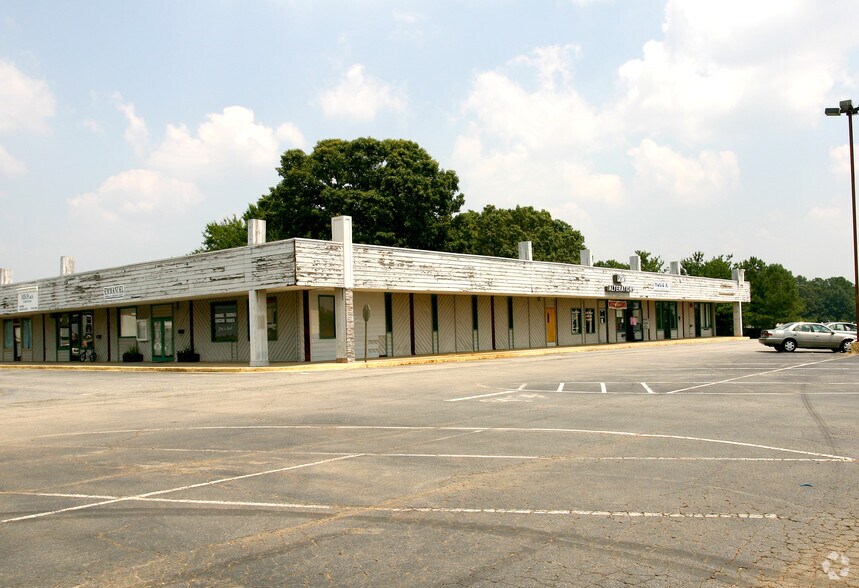 Primary Photo Of 2692 Sandy Plains Rd, Marietta General Retail For Lease