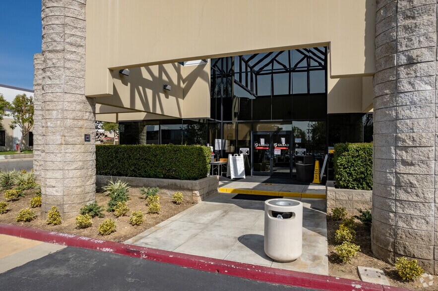 More Photos Of 550 Cliffside Dr, San Dimas Warehouse For Lease