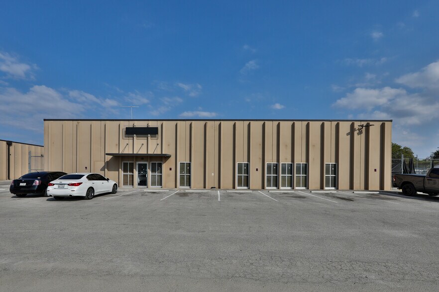 More Photos Of 4728 Goldfield, San Antonio Unknown For Lease