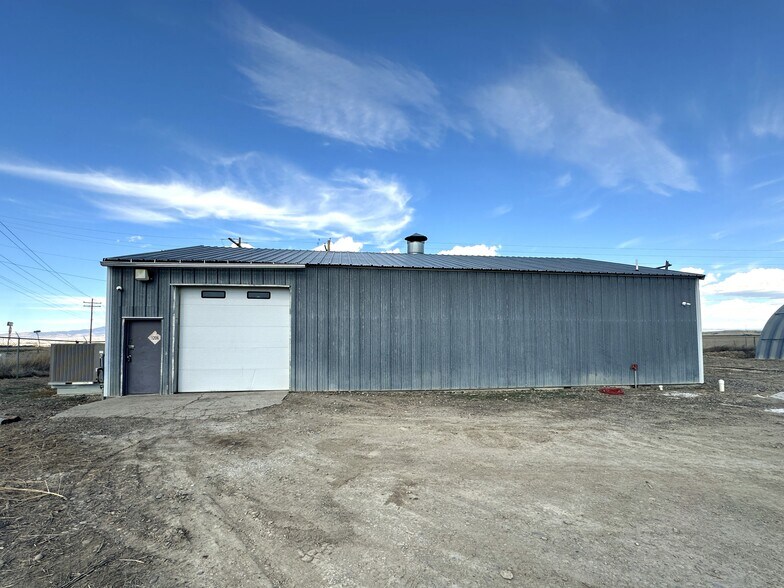 More Photos Of 18668 B50 Rd, Delta Distribution For Sale