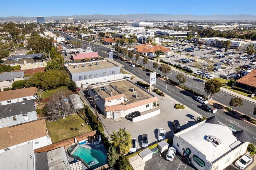 More Photos Of 2709 N Sepulveda Blvd, Manhattan Beach Storefront Retail Office For Lease