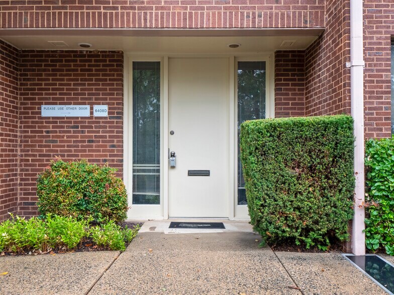 More Photos Of 6408 Seven Corners Pl, Falls Church Office For Sale
