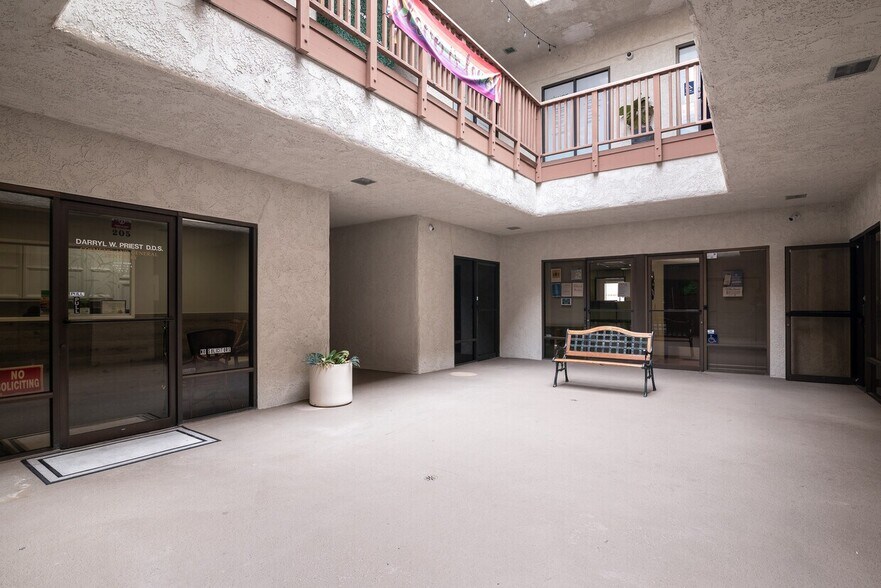 More Photos Of 501 W Channel Islands Blvd, Port Hueneme Loft Creative Space For Sale