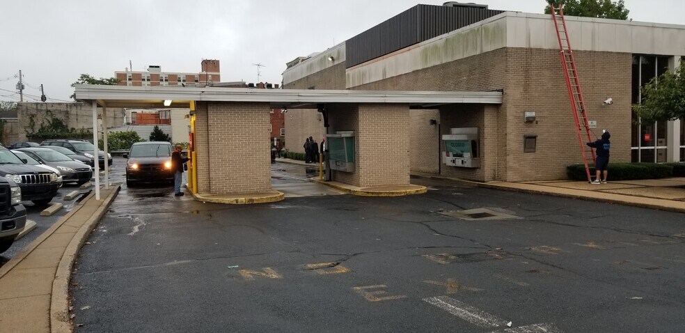 More Photos Of 415 E High St, Pottstown Storefront Retail Office For Lease