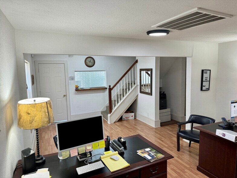 More Photos Of 5737 Burwell St, Houston Office Residential For Sale