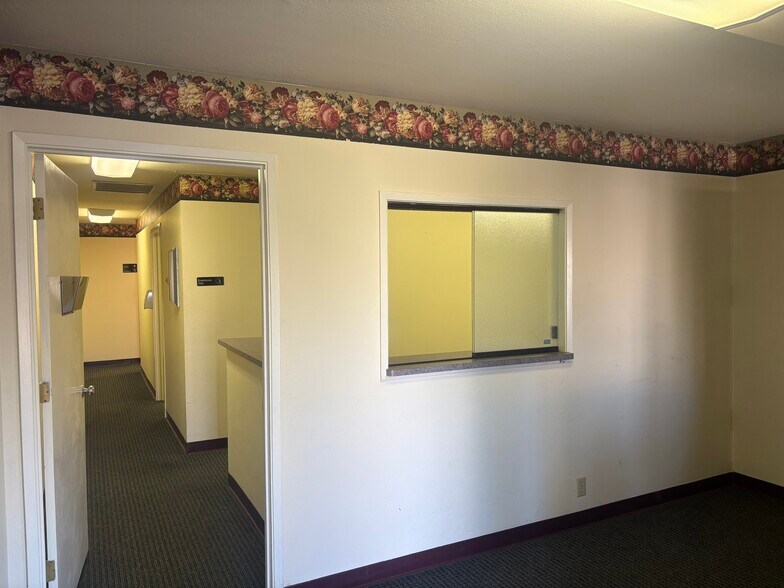 More Photos Of 5106 Hill Rd E, Lakeport Medical For Lease