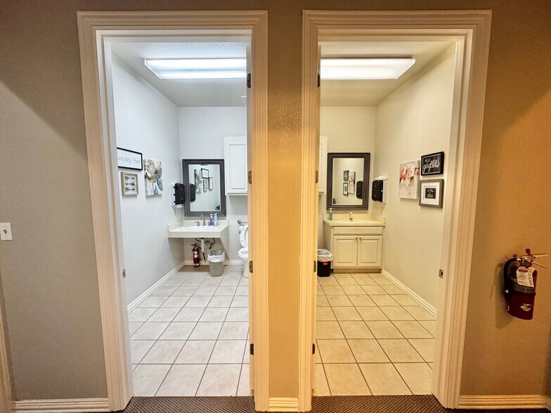 More Photos Of 702 Hunters Row Ct, Mansfield Office For Lease