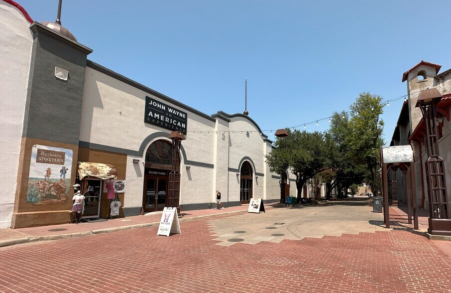 More Photos Of 2501-2519 Rodeo Plz, Fort Worth Storefront For Lease