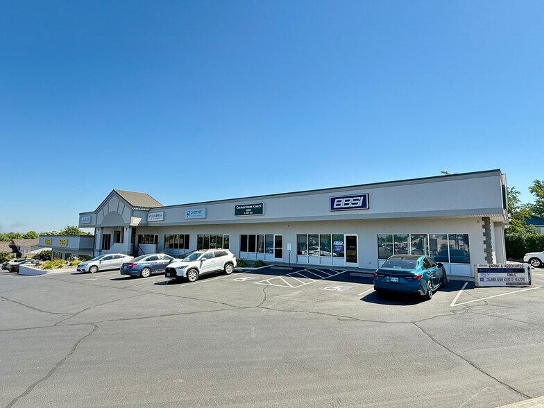 More Photos Of 1055 S Highway 395, Hermiston Storefront Retail Office For Sale