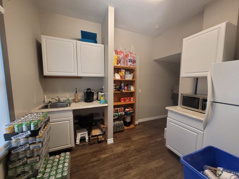 More Photos Of 23 Scugog St, Clarington Office For Sale