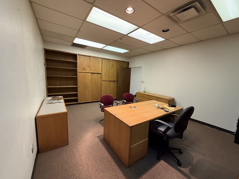 More Photos Of 1300 W Main St, Oklahoma City Warehouse For Sale