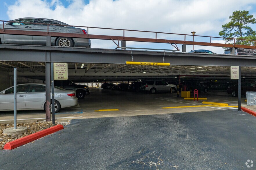 More Photos Of 701 N Post Oak Rd, Houston Office For Sale