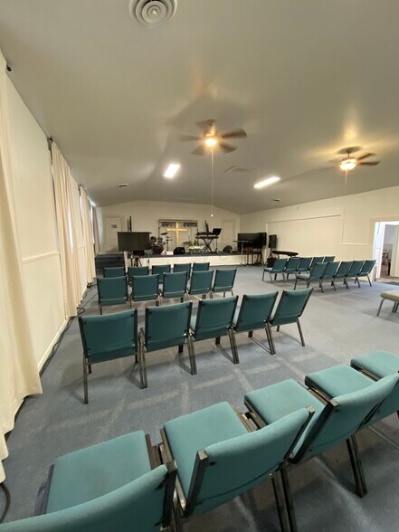 More Photos Of 275 N Main St, Manteca Religious Facility For Lease