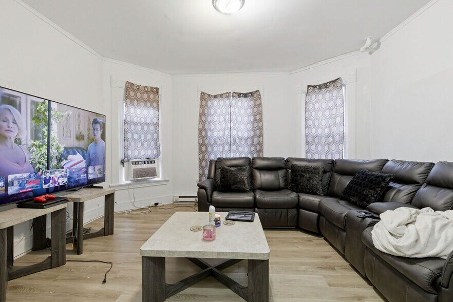 More Photos Of 900 N Alvord St, Syracuse Apartments For Sale