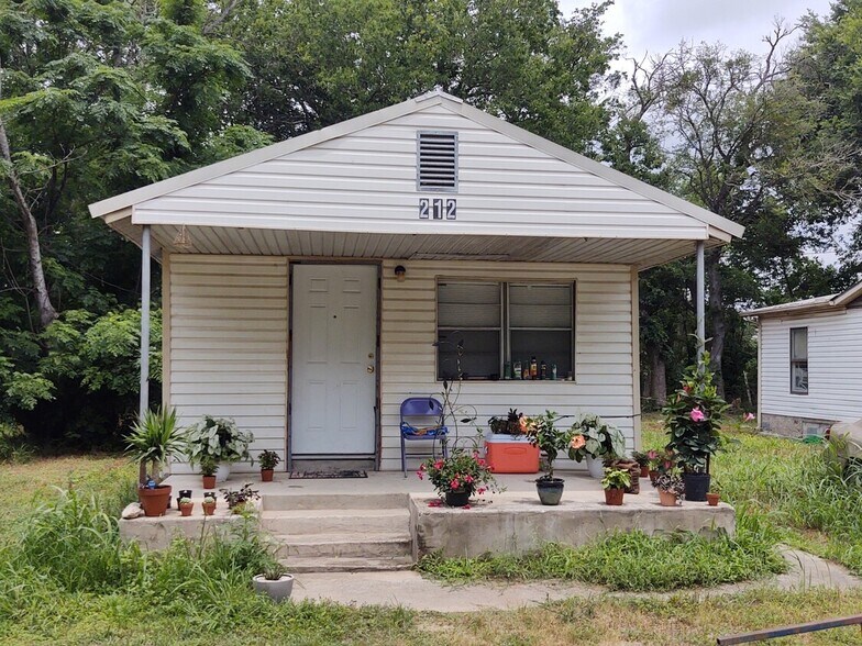 More Photos Of 1321 Harris Hill Rd, San Marcos Manufactured Housing Mobile Home Park For Sale