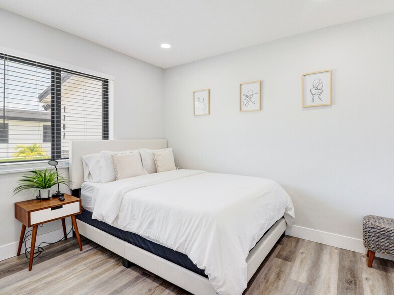 More Photos Of 1705-1709 NE 3rd Ave, Delray Beach Apartments For Sale