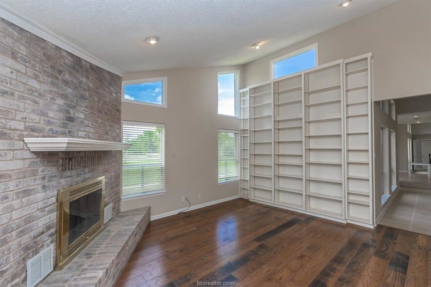 More Photos Of 993 Peach Creek Cut Off, College Station Office Residential For Sale