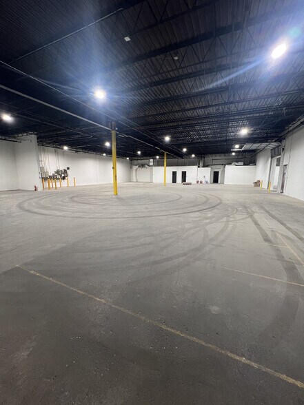 More Photos Of 9130 Grand Ave S, Bloomington Warehouse For Sale