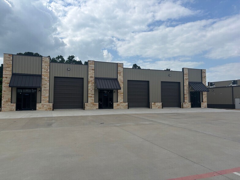 More Photos Of 1905 Longmire Rd, Conroe Unknown For Lease