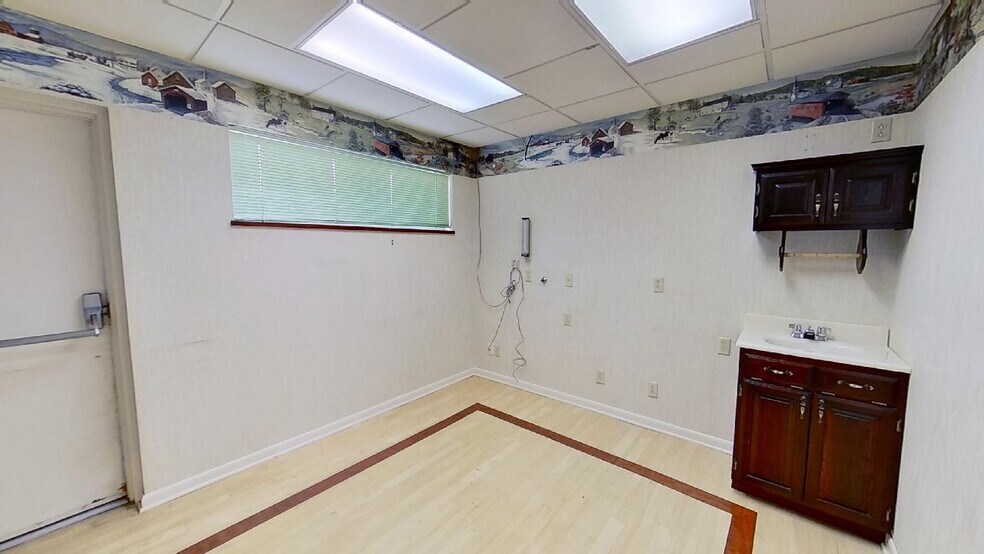 More Photos Of 1629 Union Ave, Natrona Heights Medical For Lease