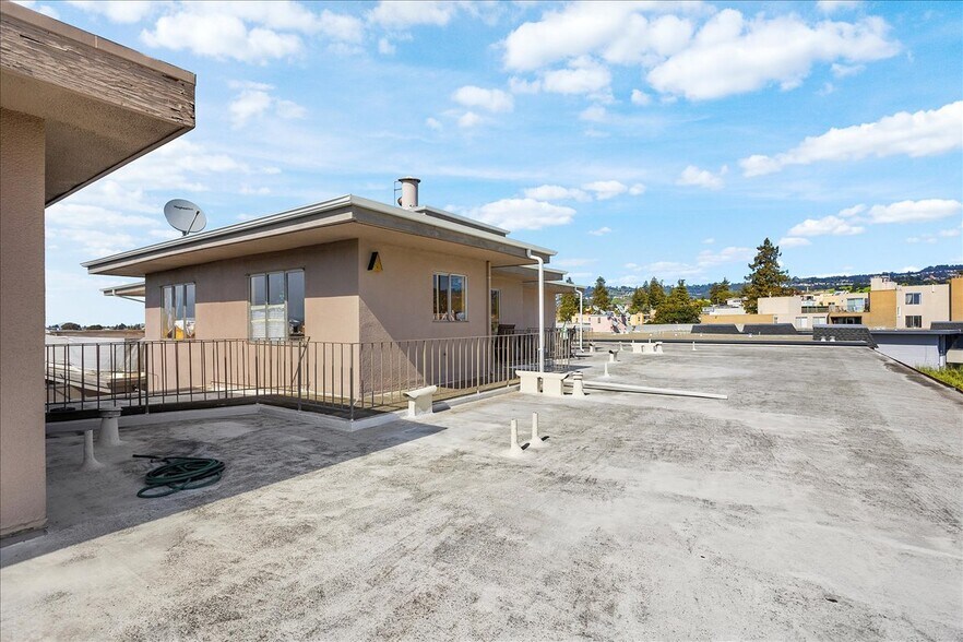 More Photos Of 561 Oakland Ave, Oakland Apartments For Sale