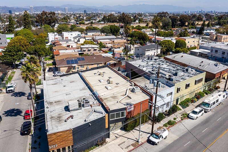 More Photos Of 5719 W Adams Blvd, Los Angeles Warehouse For Lease
