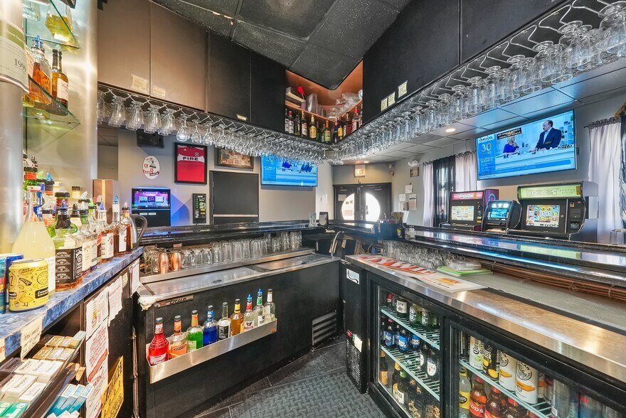More Photos Of 5772 S Archer Ave, Chicago General Retail For Sale