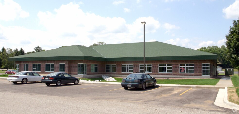 More Photos Of 144 E Summit Ave, Wales Medical For Sale