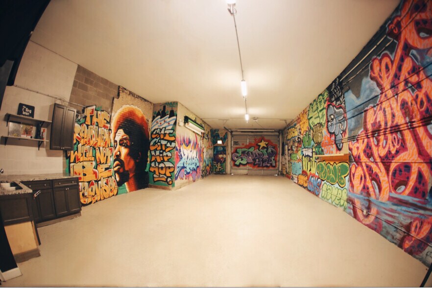 Primary Photo Of 1415 N Ashland Ave, Chicago Storefront Retail Residential For Lease