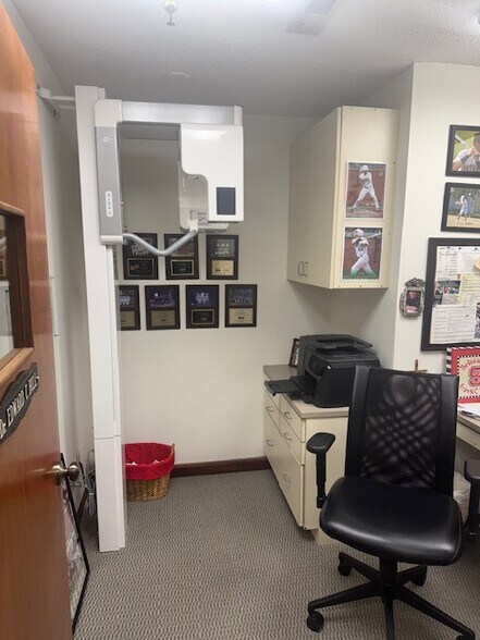 More Photos Of 411-511 N Wendover Rd, Charlotte Medical For Lease