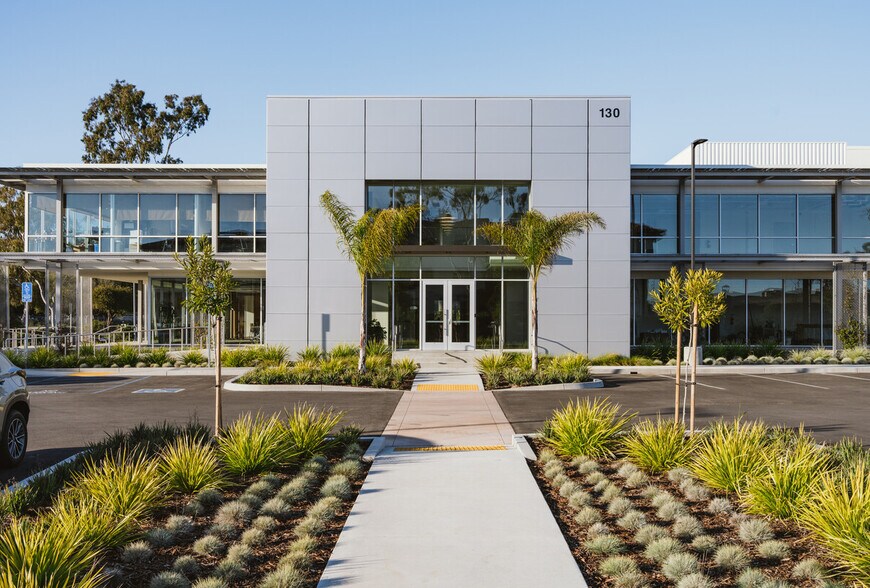 More Photos Of 130 Robin Hill Rd, Goleta Loft Creative Space For Lease