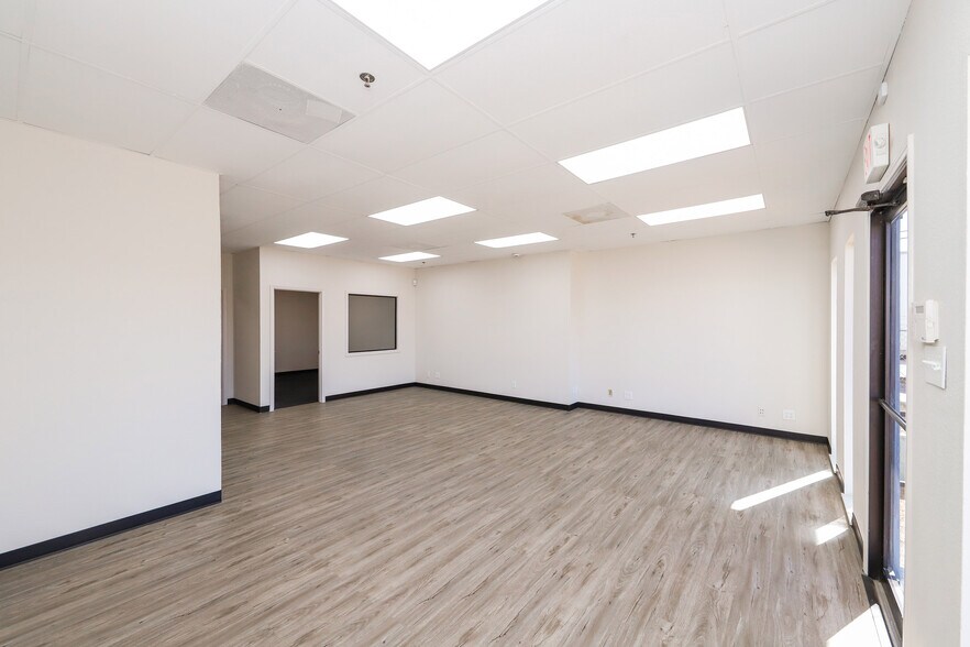 More Photos Of 14415 Import Rd, Laredo Warehouse For Lease