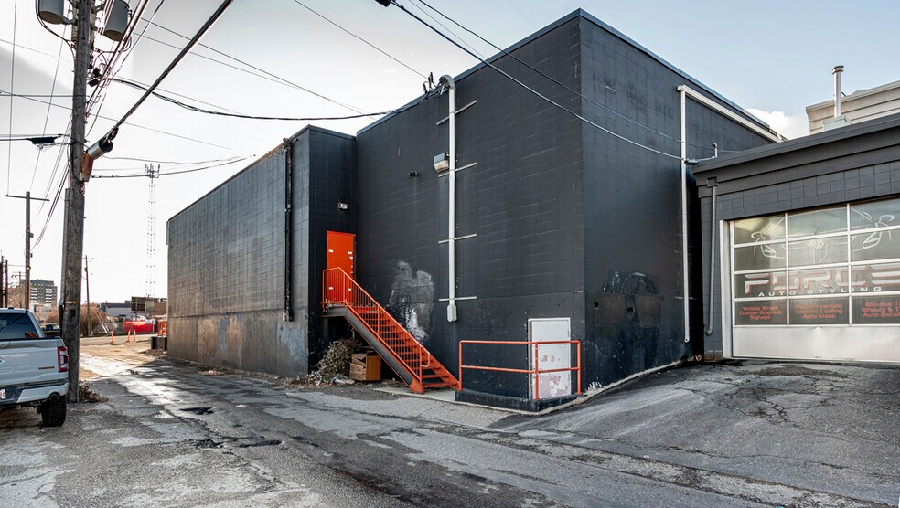 More Photos Of 5008-5010 Macleod Trl SW, Calgary General Retail For Sale