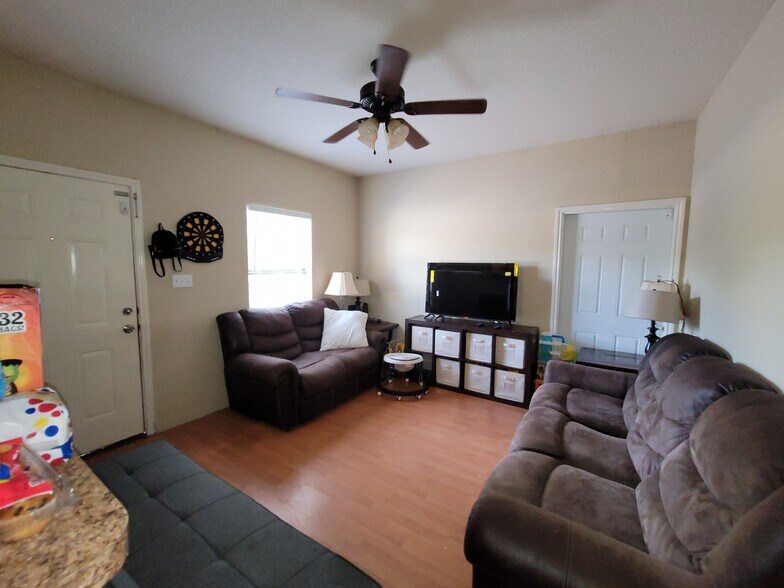 More Photos Of 10911 Baltic St, San Antonio Apartments For Sale