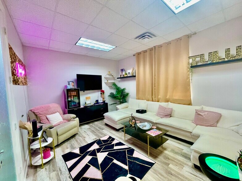 More Photos Of 12440 Emily Ct, Sugar Land Medical For Lease