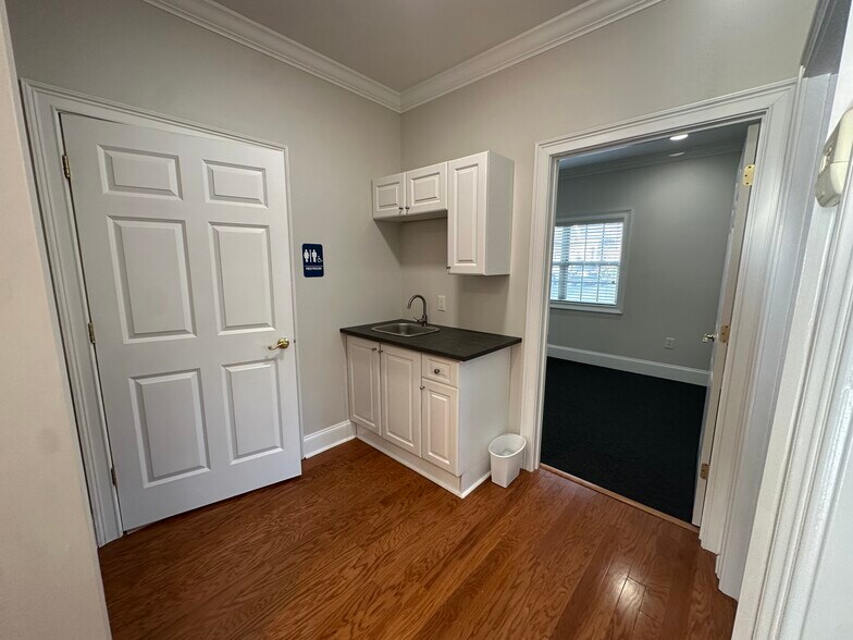 More Photos Of 11797 Northfall Ln, Alpharetta Medical For Lease