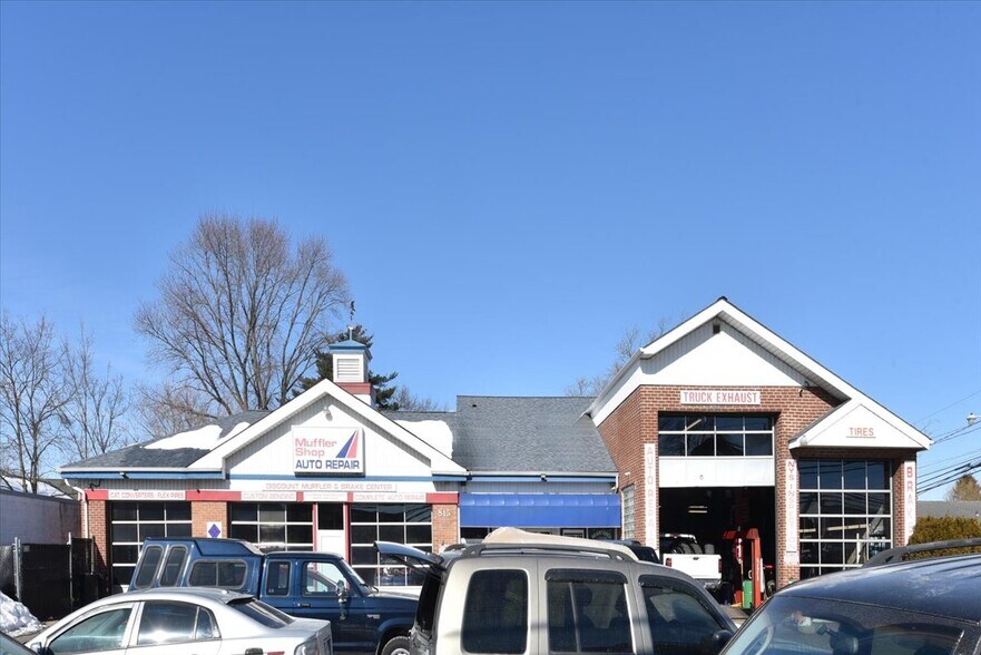 More Photos Of 815 Old Country Rd, Westbury Auto Repair For Sale