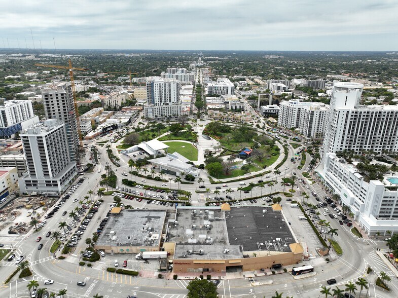 More Photos Of 418 S Federal Hwy, Hollywood Hotel For Sale