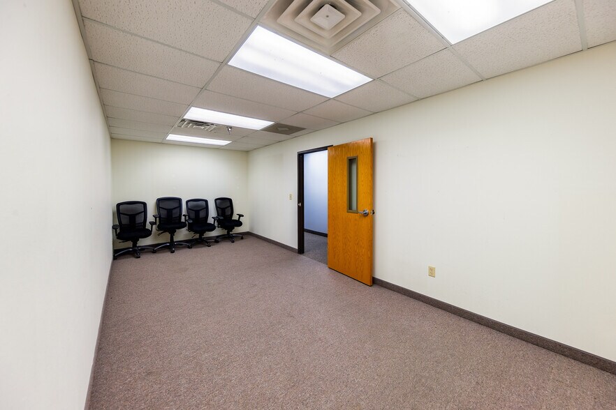 More Photos Of 909 E St Patrick St, Rapid City Storefront Retail Office For Sale