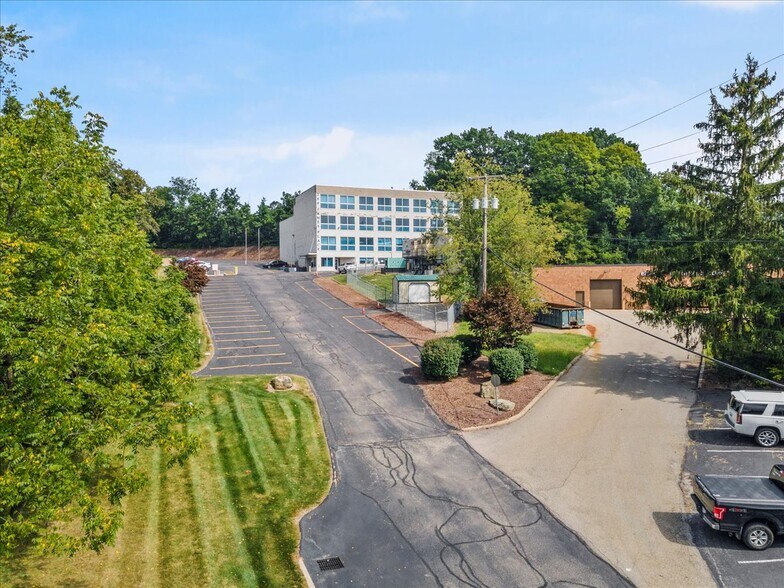 More Photos Of 200 James Pl, Monroeville Medical For Lease