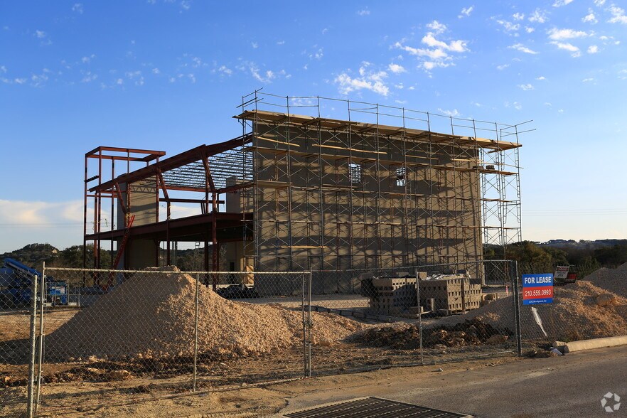 More Photos Of 25035 W IH-10, San Antonio Restaurant For Lease