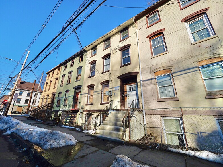 More Photos Of 170 Chambers St, Newburgh Apartments For Sale