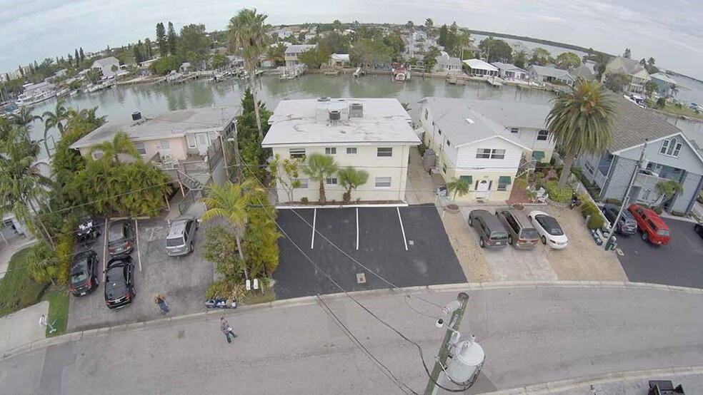 More Photos Of 515 129th Ave, Madeira Beach Apartments For Sale
